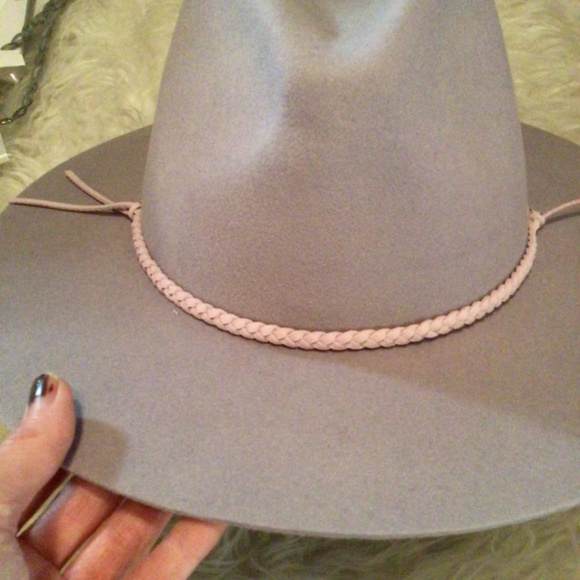 NEW! Rare Wyeth lilac strap fedora
